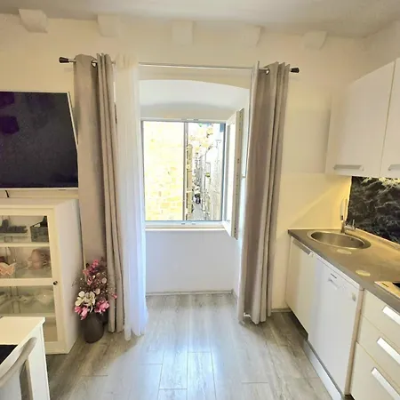 Sara Apartment